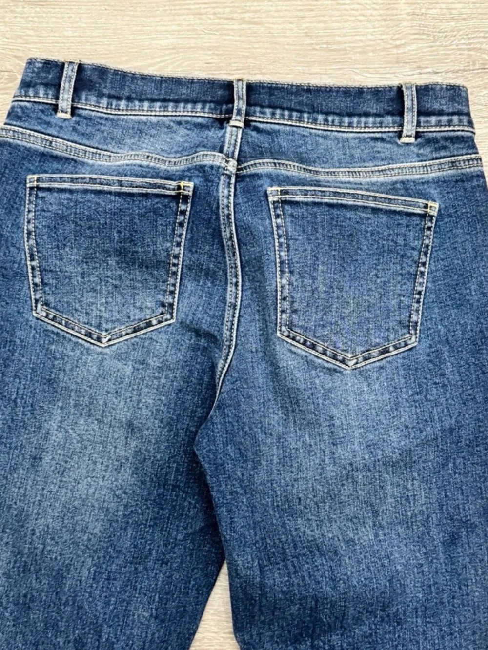 J. McLaughlin Women’s Size 0 Medium Wash Straight Leg Jeans – Classic Fit - Picture 4 of 6